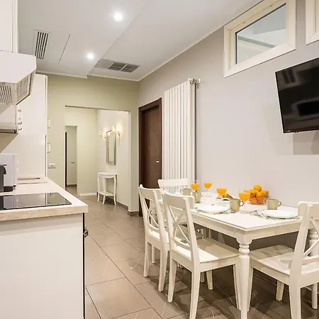 Large Design In The City Center דירה מילאנו
